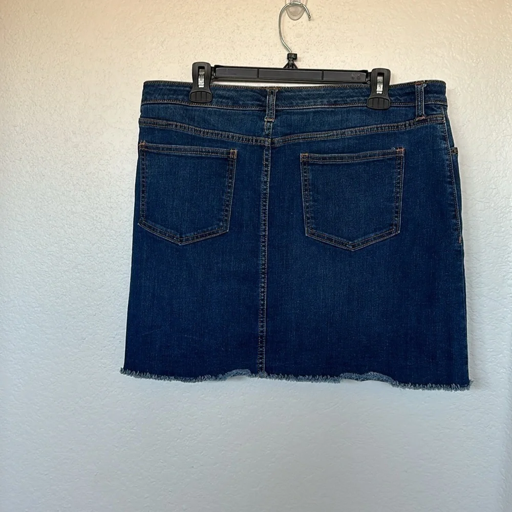 Universal Thread Jean Skirt Size 33/16